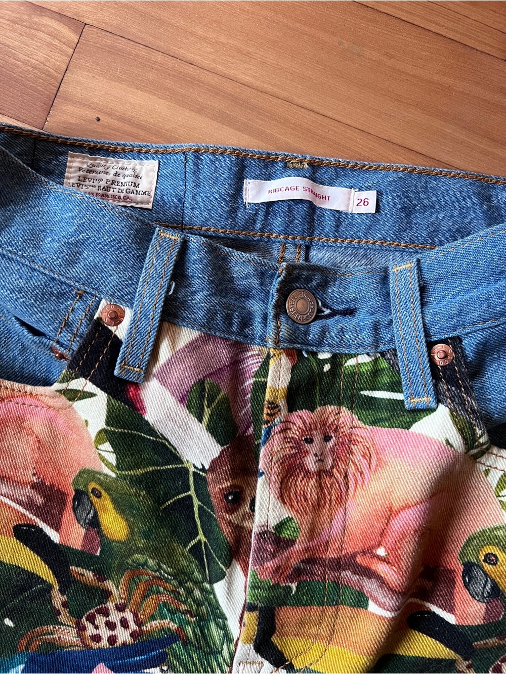 Levi’s x FARM Rio Ribcage Crop Jeans - Picture 4 of 12